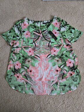 Rose & Olive Tropical hibiscus/ palm high low short sleeve blouse